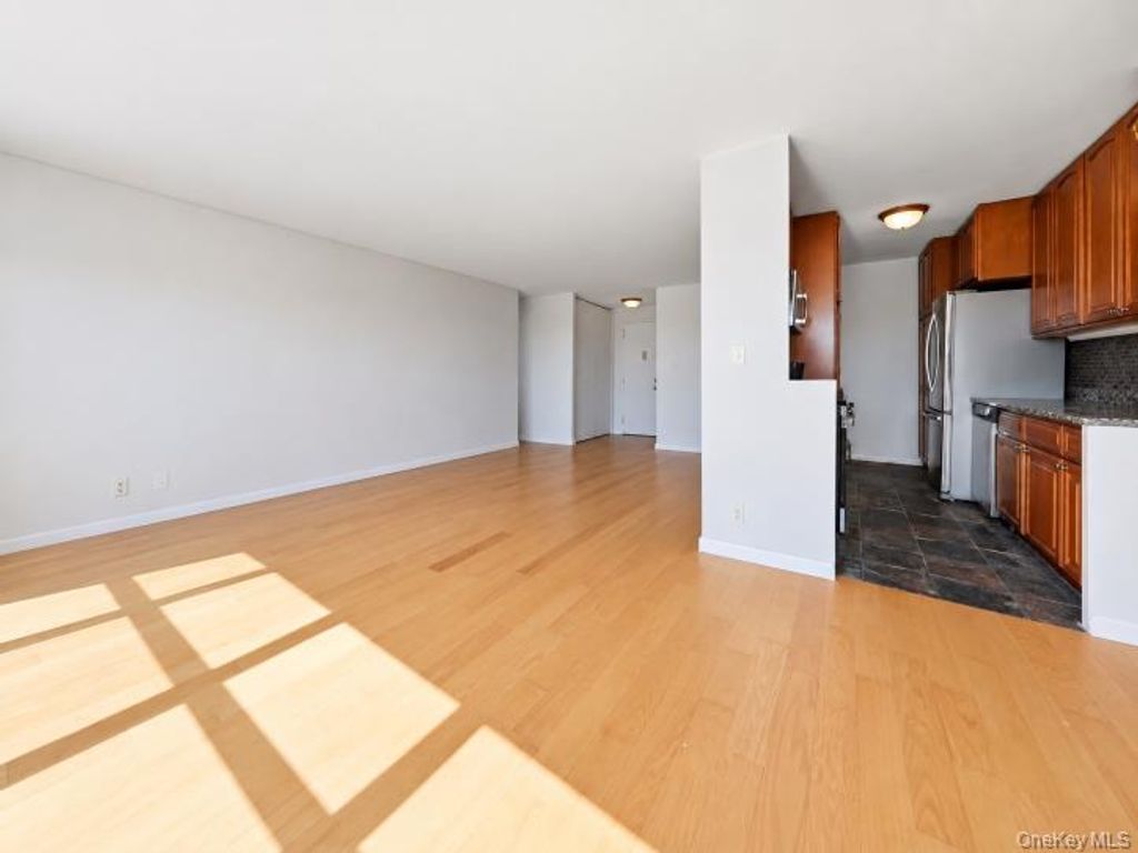 555 Kappock Street 25T, Bronx, NY 10463 — photo 5