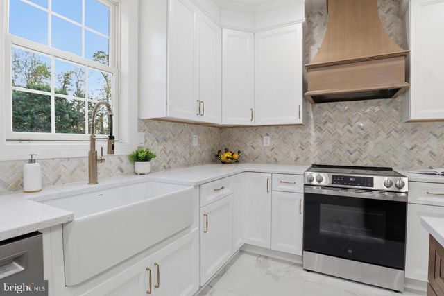 7 BEVERLY CT, Carlisle, PA 17015