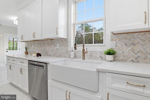 7 BEVERLY CT, Carlisle, PA 17015