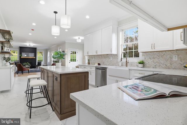 7 BEVERLY CT, Carlisle, PA 17015