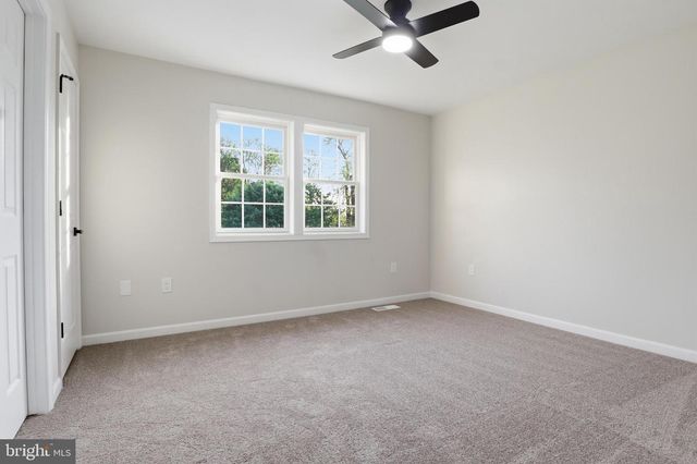 7 BEVERLY CT, Carlisle, PA 17015