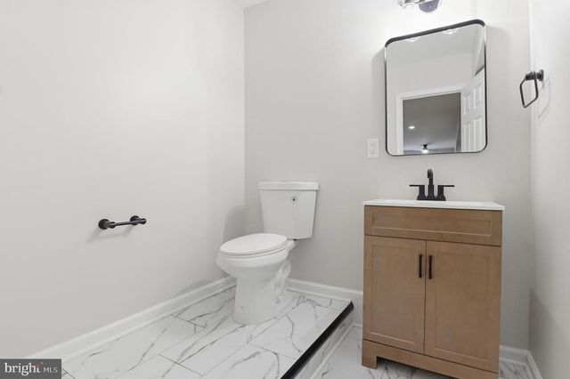 7 BEVERLY CT, Carlisle, PA 17015