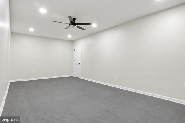 7 BEVERLY CT, Carlisle, PA 17015