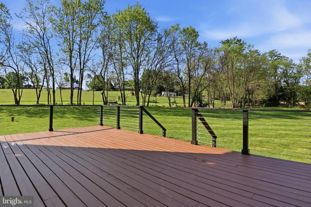 7 BEVERLY CT, Carlisle, PA 17015