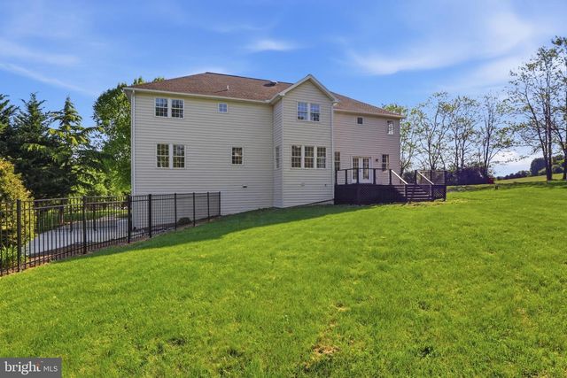 7 BEVERLY CT, Carlisle, PA 17015