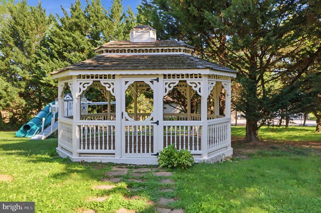 7 BEVERLY CT, Carlisle, PA 17015