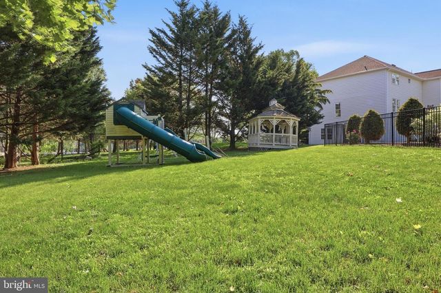 7 BEVERLY CT, Carlisle, PA 17015