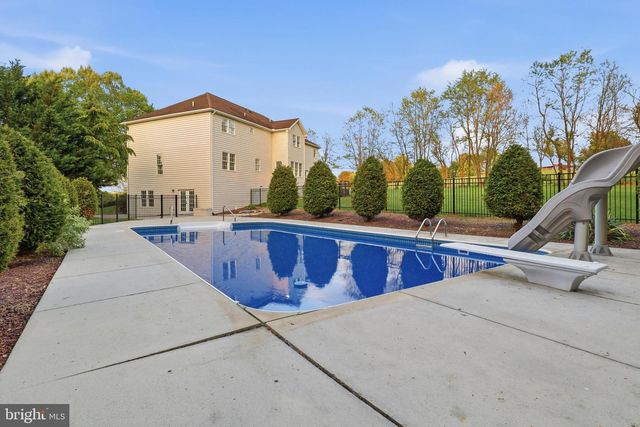 7 BEVERLY CT, Carlisle, PA 17015