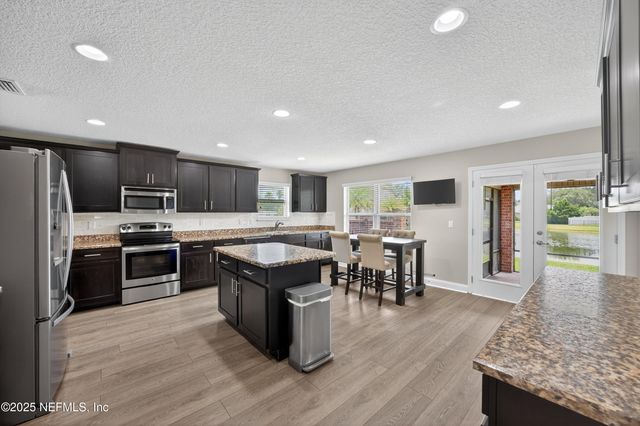 7896 DAWSONS CREEK Drive, Jacksonville, FL 32222