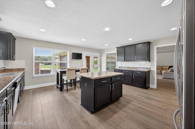 7896 DAWSONS CREEK Drive, Jacksonville, FL 32222