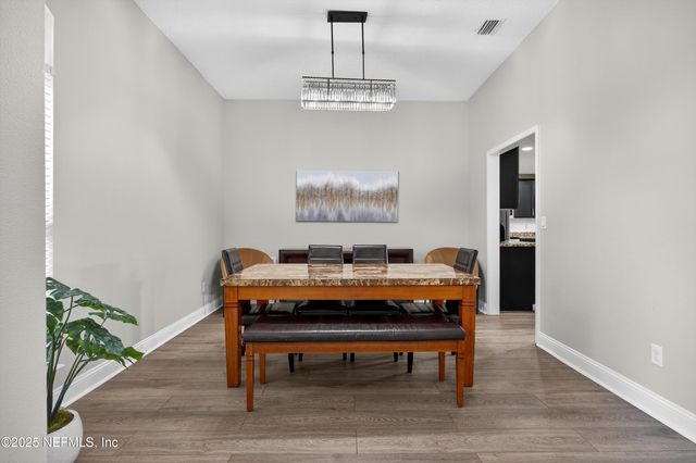 7896 DAWSONS CREEK Drive, Jacksonville, FL 32222