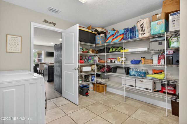 7896 DAWSONS CREEK Drive, Jacksonville, FL 32222