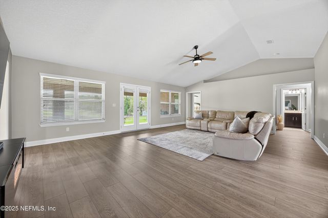 7896 DAWSONS CREEK Drive, Jacksonville, FL 32222