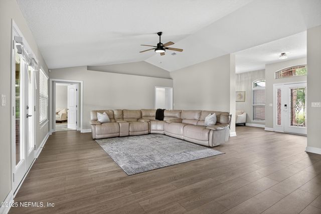 7896 DAWSONS CREEK Drive, Jacksonville, FL 32222