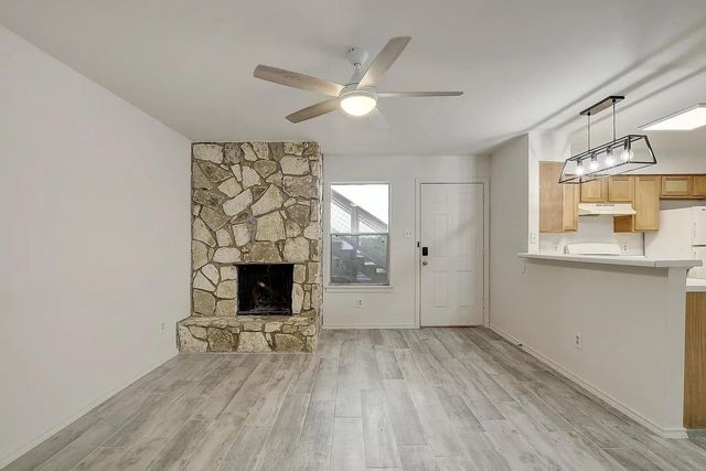 809 Bracewood CIR A, San Marcos, TX 78666