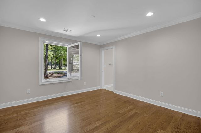 128 Edgecombe Road, Spartanburg, SC 29307