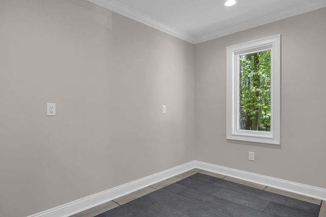 128 Edgecombe Road, Spartanburg, SC 29307