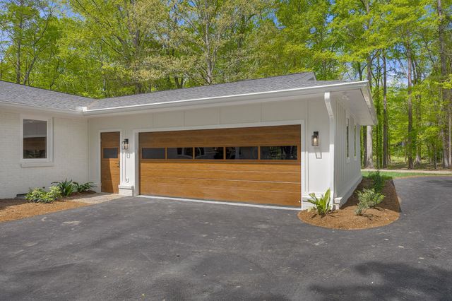 128 Edgecombe Road, Spartanburg, SC 29307