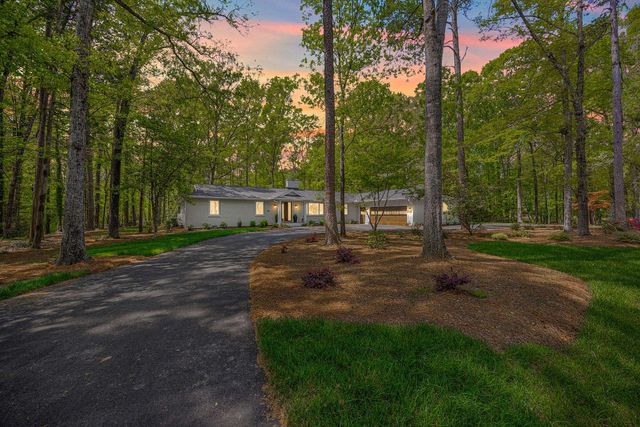 128 Edgecombe Road, Spartanburg, SC 29307