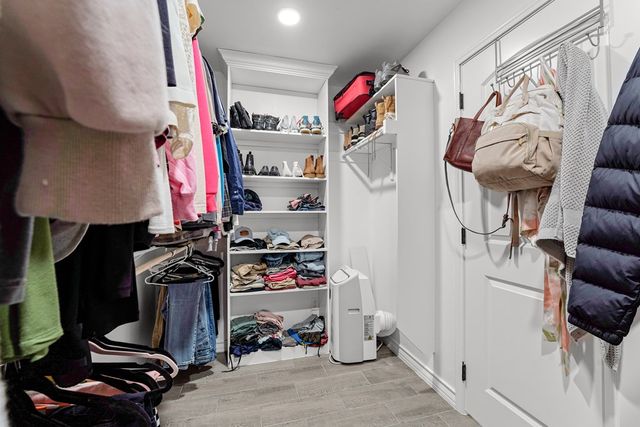 306 S Eisenhower Dr, Midland, TX 79703