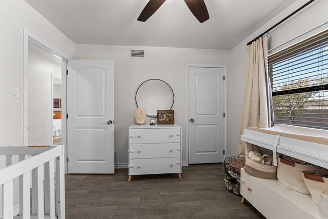 306 S Eisenhower Dr, Midland, TX 79703