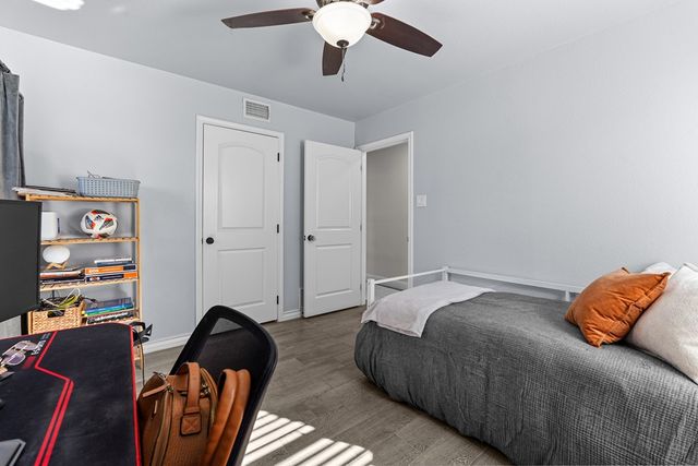 306 S Eisenhower Dr, Midland, TX 79703