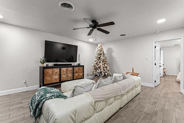 306 S Eisenhower Dr, Midland, TX 79703