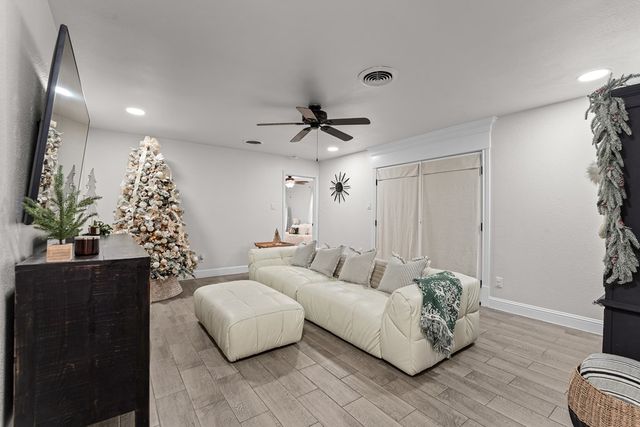 306 S Eisenhower Dr, Midland, TX 79703