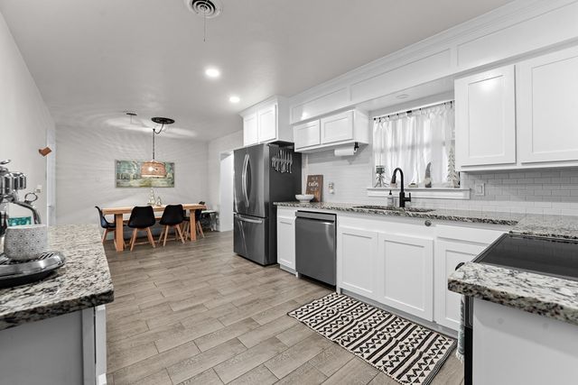 306 S Eisenhower Dr, Midland, TX 79703