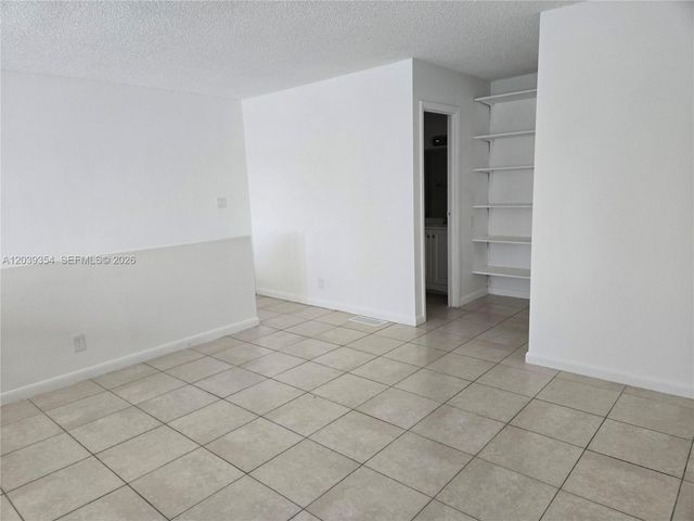 17901 NW 68 AV Q-201, Miami Lakes, FL 33015