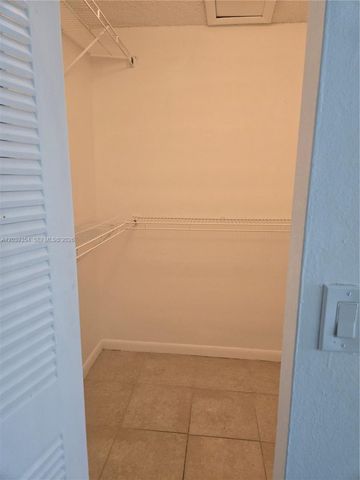 17901 NW 68 AV Q-201, Miami Lakes, FL 33015