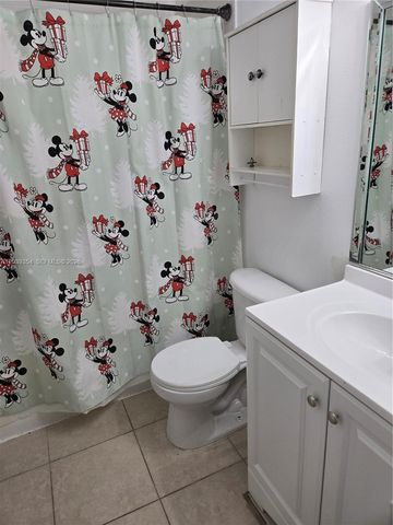 17901 NW 68 AV Q-201, Miami Lakes, FL 33015