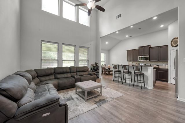 6185 White Oak Leaf Loop, Conroe, TX 77303