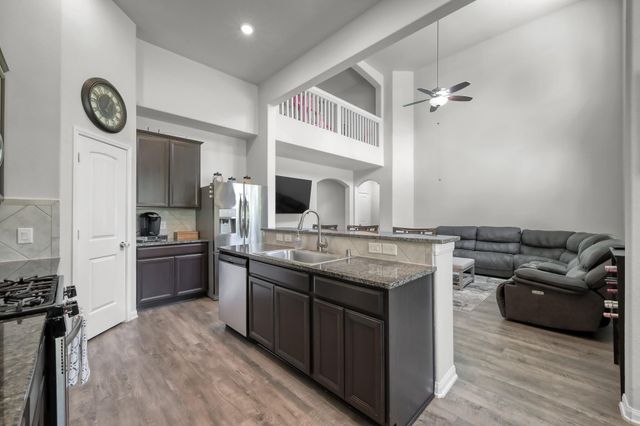 6185 White Oak Leaf Loop, Conroe, TX 77303