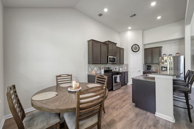 6185 White Oak Leaf Loop, Conroe, TX 77303