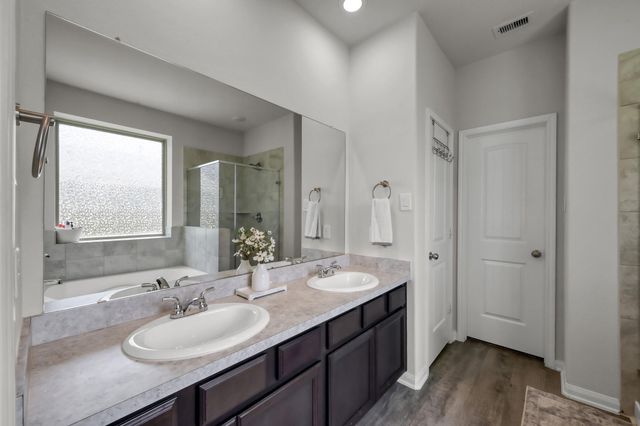 6185 White Oak Leaf Loop, Conroe, TX 77303