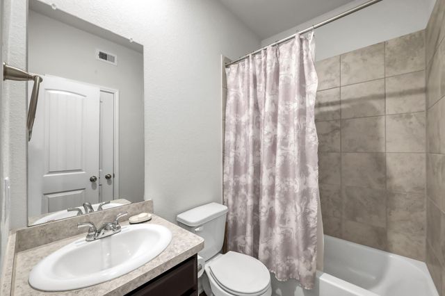 6185 White Oak Leaf Loop, Conroe, TX 77303