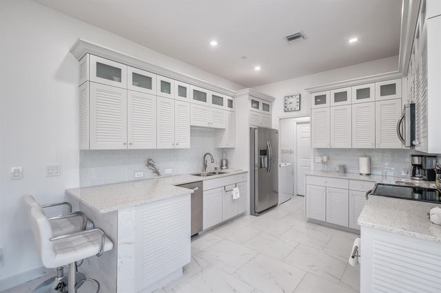 401 Resort Lane, Palm Beach Gardens, FL 33418