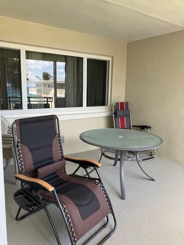 1199 Hillsboro Mile 323, Hillsboro Beach, FL 33062