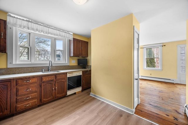 54 Rowland St, Marblehead, MA 01945