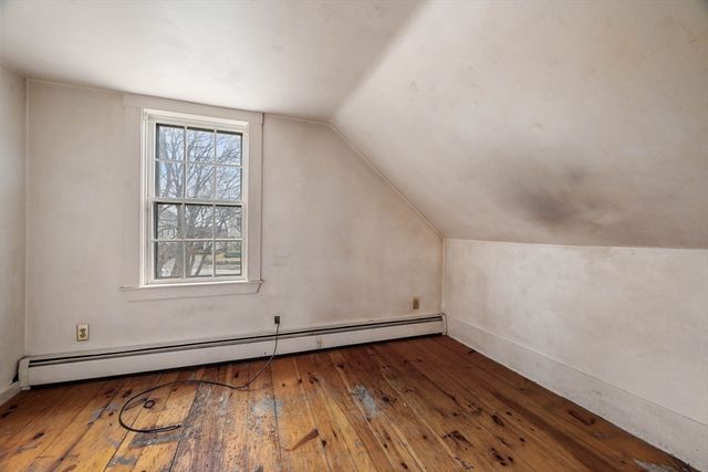 54 Rowland St, Marblehead, MA 01945