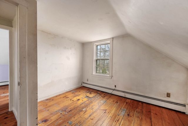 54 Rowland St, Marblehead, MA 01945