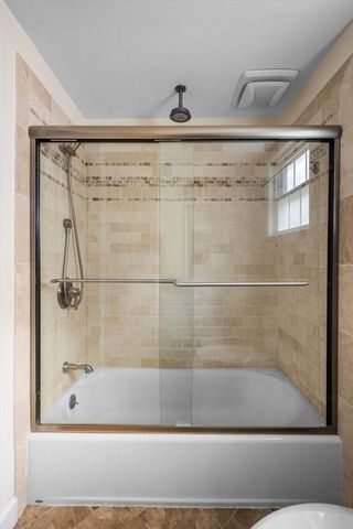 54 Rowland St, Marblehead, MA 01945