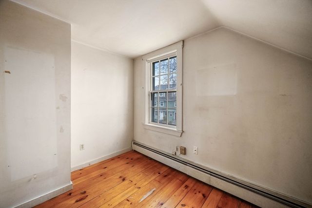 54 Rowland St, Marblehead, MA 01945