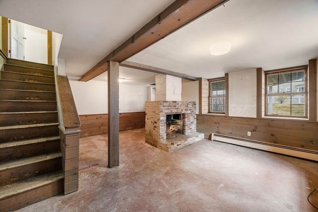 54 Rowland St, Marblehead, MA 01945