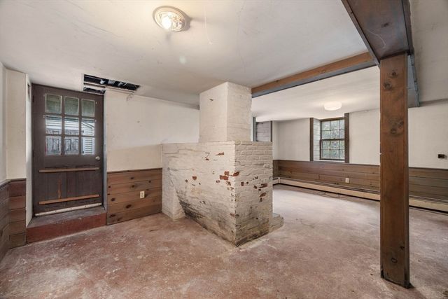 54 Rowland St, Marblehead, MA 01945