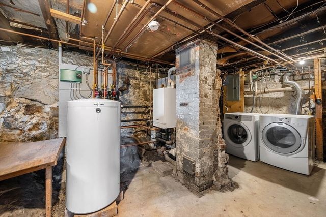 54 Rowland St, Marblehead, MA 01945