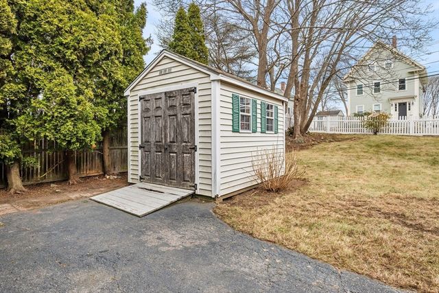 54 Rowland St, Marblehead, MA 01945