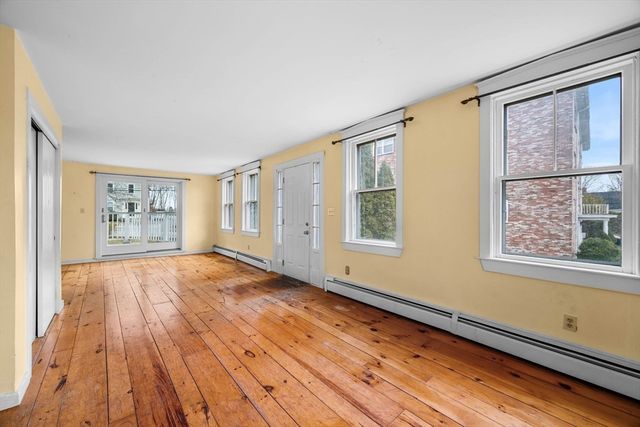 54 Rowland St, Marblehead, MA 01945