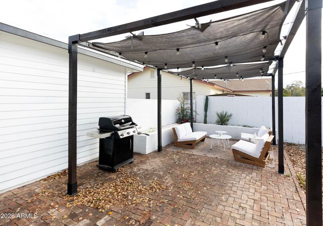 7715 E EARLL Drive, Scottsdale, AZ 85251